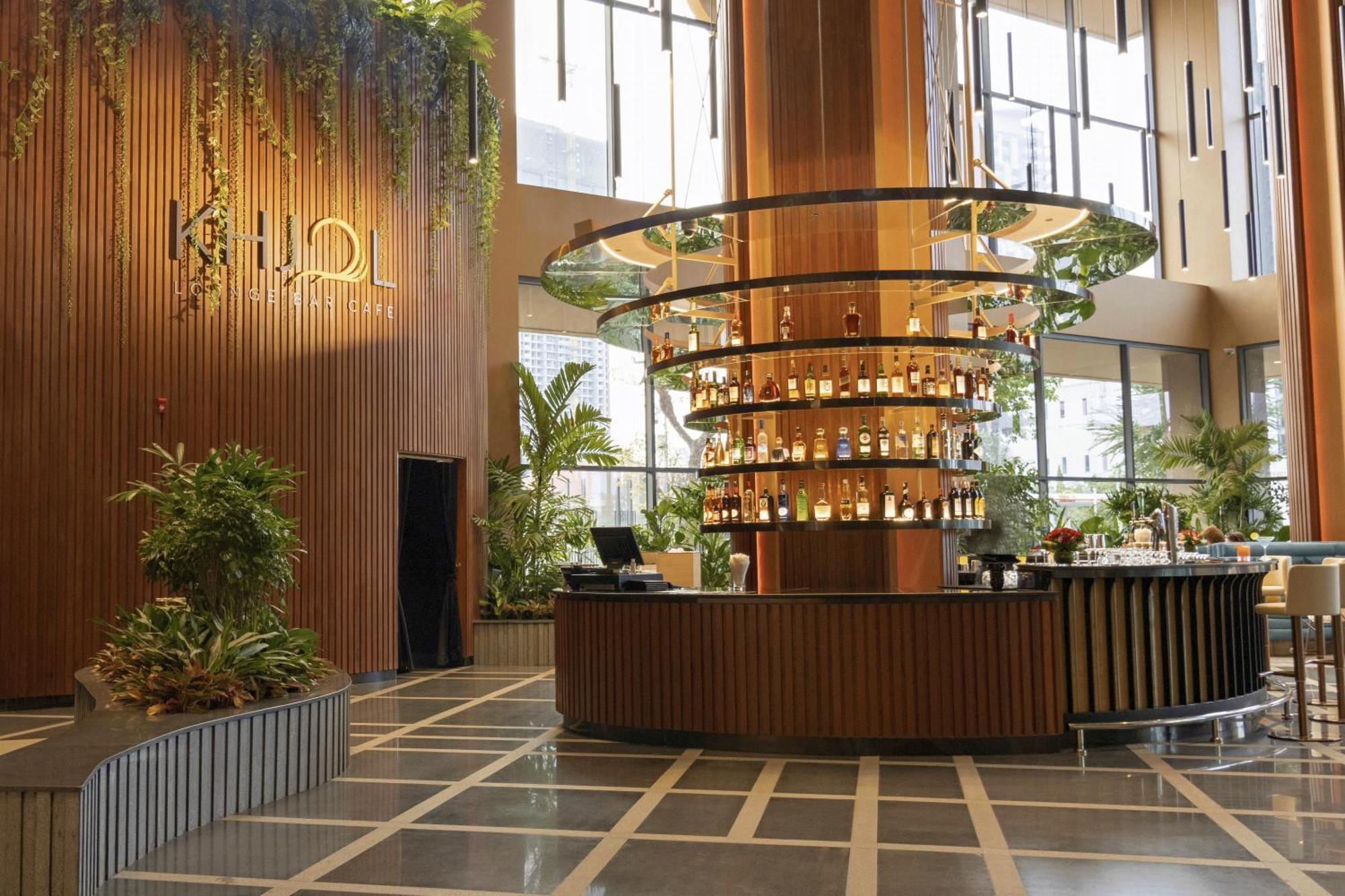 Sun & Moon, Riverside Hotel 프놈펜 외부 사진